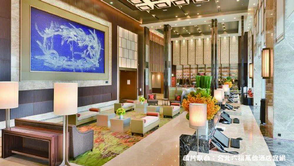 (內頁)壓字外觀照 六福萬怡官網.jpg 的副本