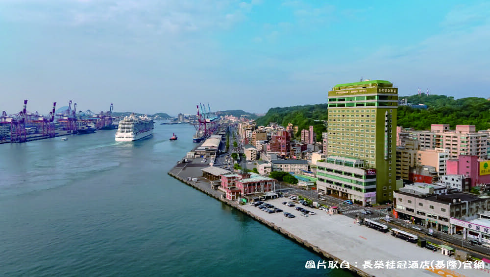 (內頁)壓字外觀照 基隆長榮官網.jpg 的副本